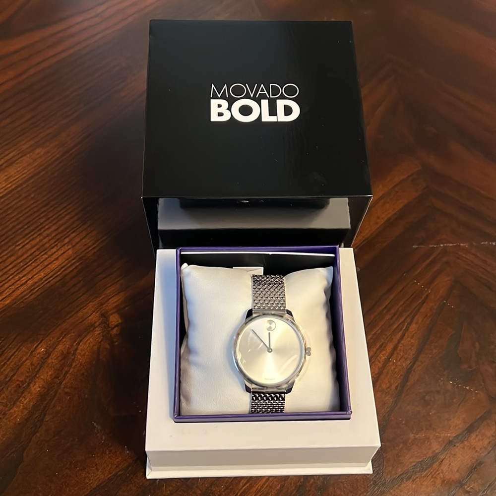 Brand New Movado BOLD Thin Watch with Box and Tags